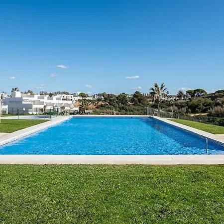 Ocean Beachside House With Pool 科尼尔-德拉弗龙特拉