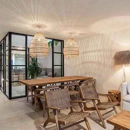 Ocean Beachside House With Pool Holiday home